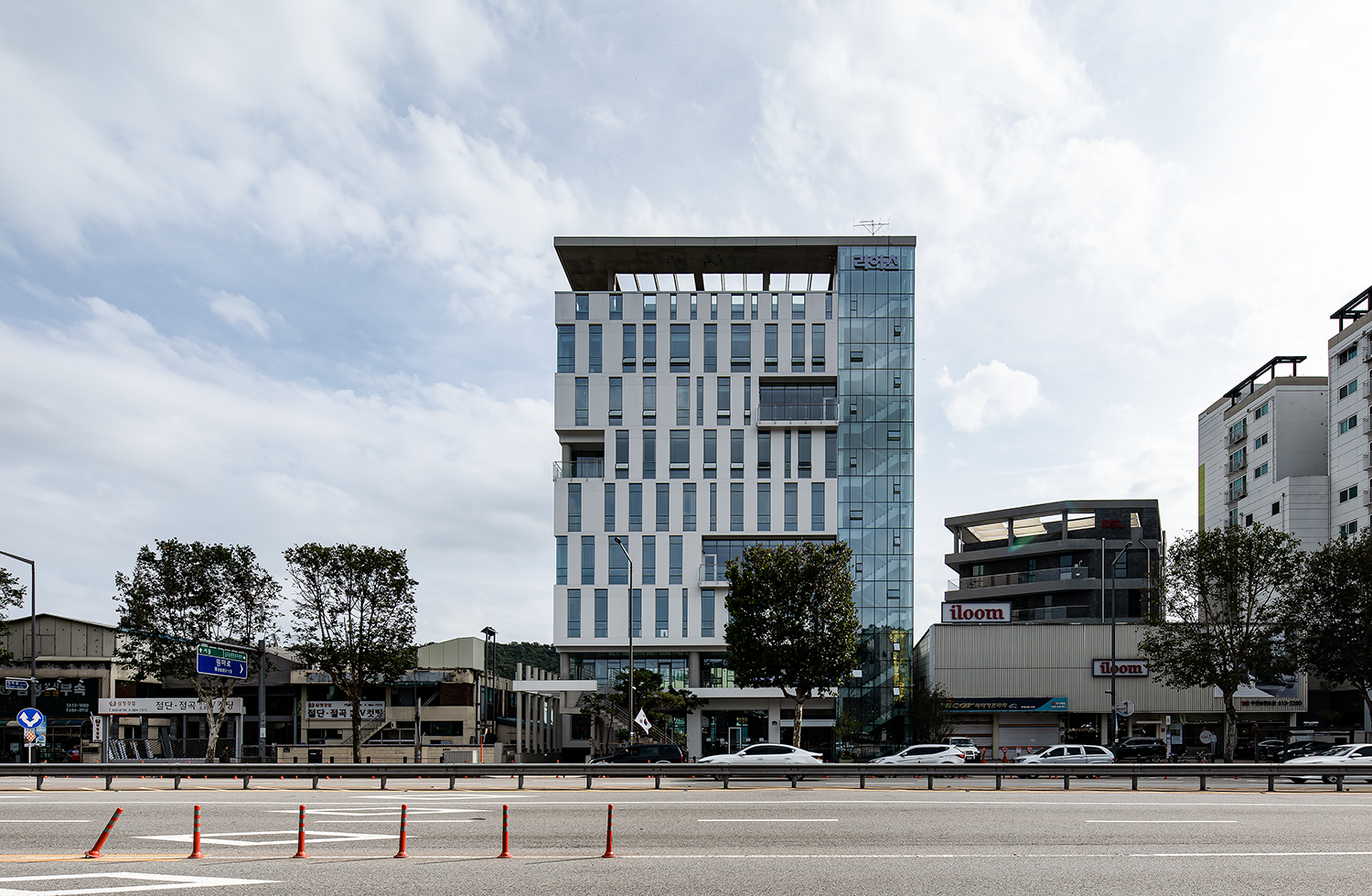 Rearth Headquarters Building: Foto 1